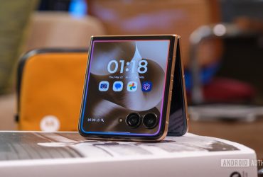here-are-5-ways-i-actually-use-the-cover-screen-on-my-motorola-razr