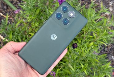 the-motorola-edge-2025-is-my-carrier-discount-darling
