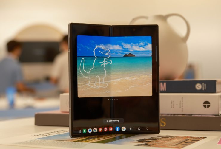 galaxy-z-fold-7-is-samsung’s-slimmest-and-lightest-foldable-yet