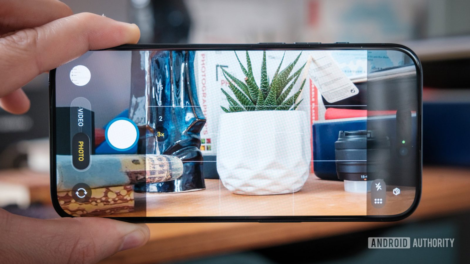 dear-android-oems:-please-don’t-copy-apple’s-minimalistic-camera-app