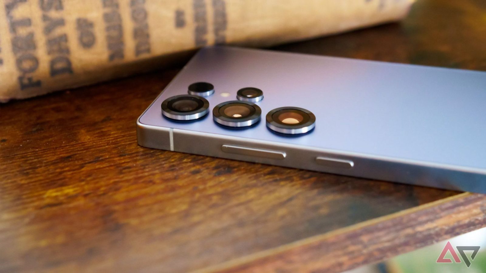 samsung-galaxy-s25-camera-rings-are-reportedly-falling-off