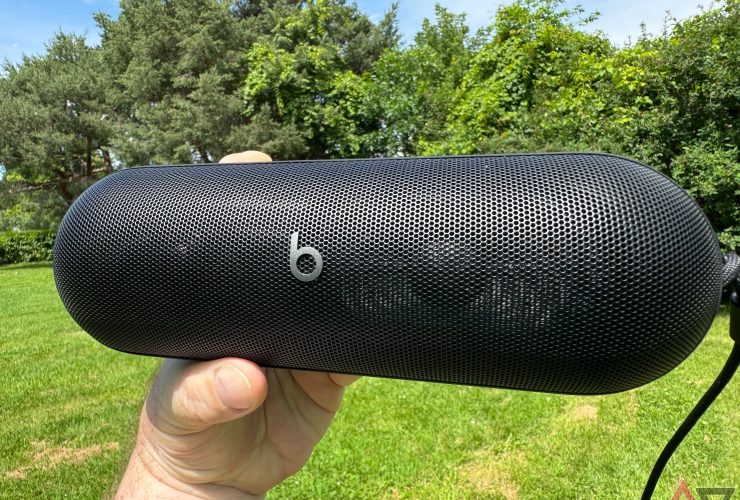 the-beats-pill-portable-speaker-can-liven-up-any-summer-party-now-that-it’s-$50-off
