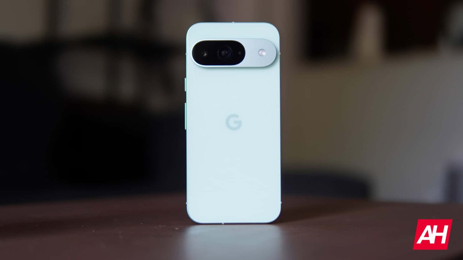 google’s-pixel-10-is-finally-embracing-magnets-with-new-‘pixelsnap’-accessories
