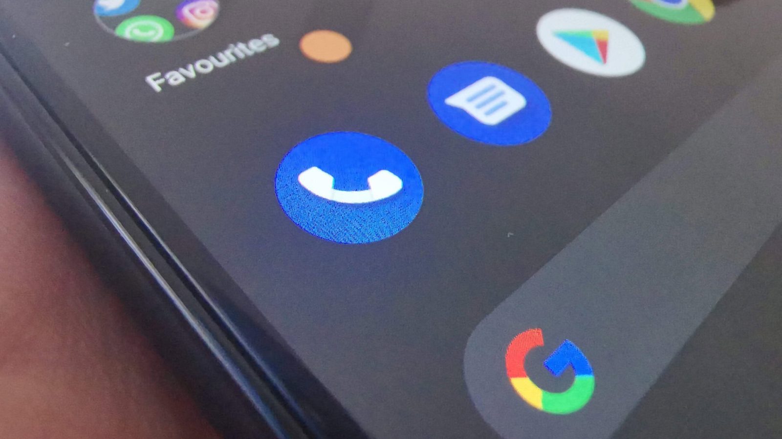 google-experiments-with-ditching-the-favorites-tab-in-the-phone-app-for-a-simpler-layout