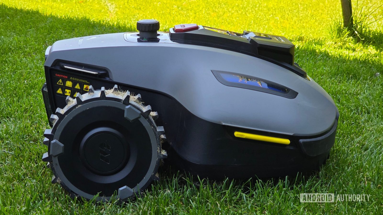 i-didn’t-think-i-needed-a-robot-lawnmower-until-i-tried-this-one