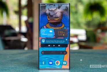 samsung-scores-a-win-in-galaxy-s22-throttling-saga,-but-it-still-deceived-customers