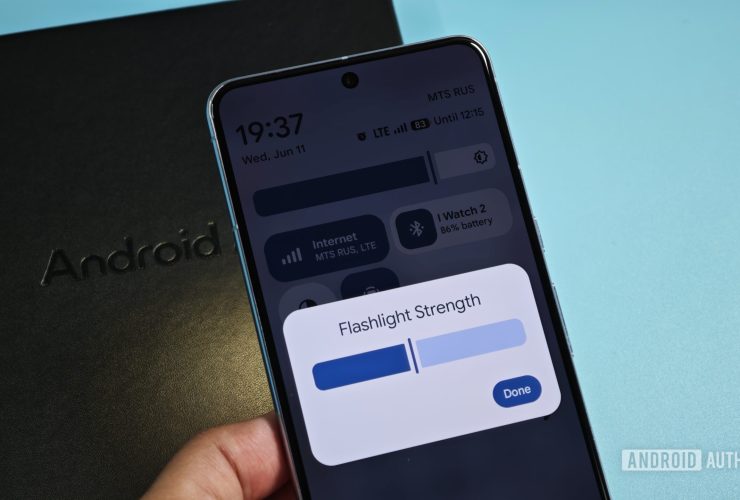 pixel-phones-may-finally-get-native-flashlight-brightness-controls,-years-after-samsung-and-apple