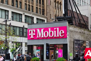 t-mobile-employees-now-need-a-face-scan-to-clock-in