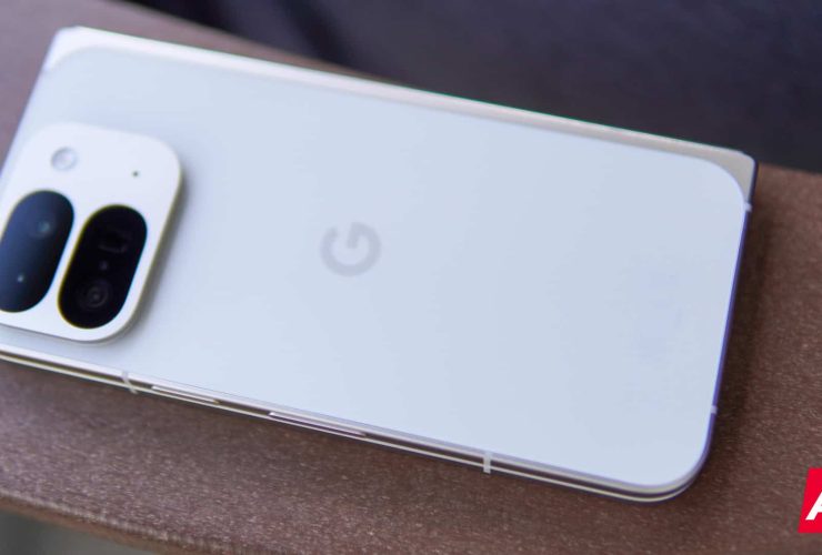 no-more-blinding-glare:-google-pixel-phones-will-get-flashlight-brightness-controls