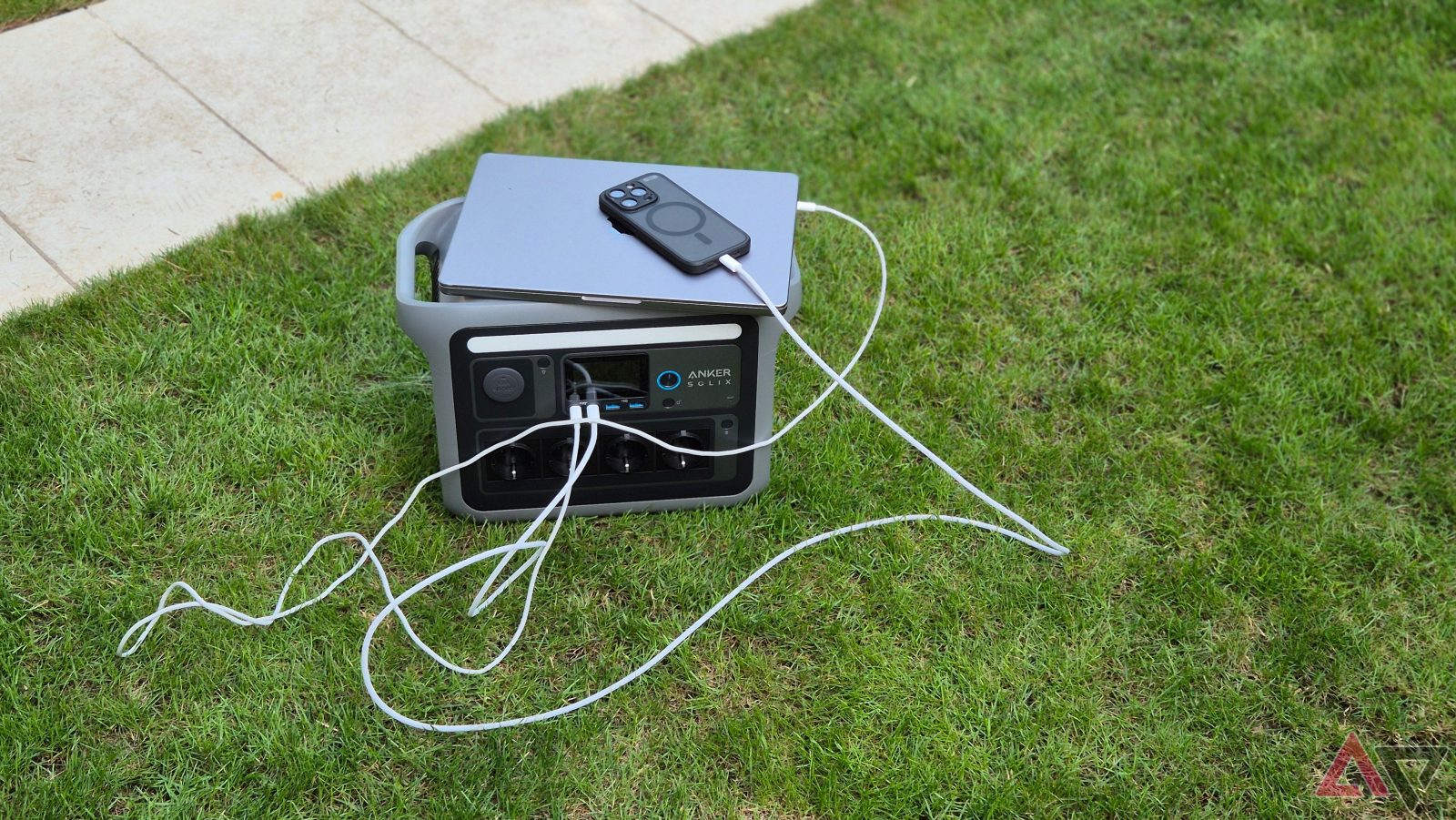 this-surprise-deal-knocks-$350-off-the-best-portable-power-station-on-the-market
