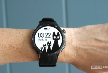 google-warns-wear-os-users-to-install-their-favorite-legacy-watch-faces-before-2026