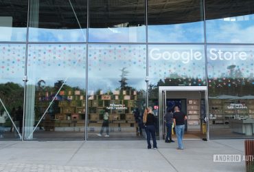 google-won’t-be-showing-the-pixel-10-to-superfans-this-month,-after-all