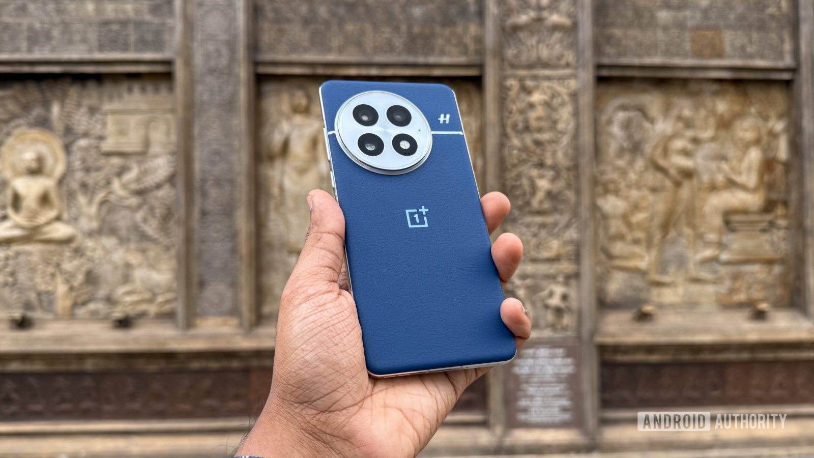 oneplus-15-leak-teases-big-changes,-and-not-everyone’s-going-to-be-happy